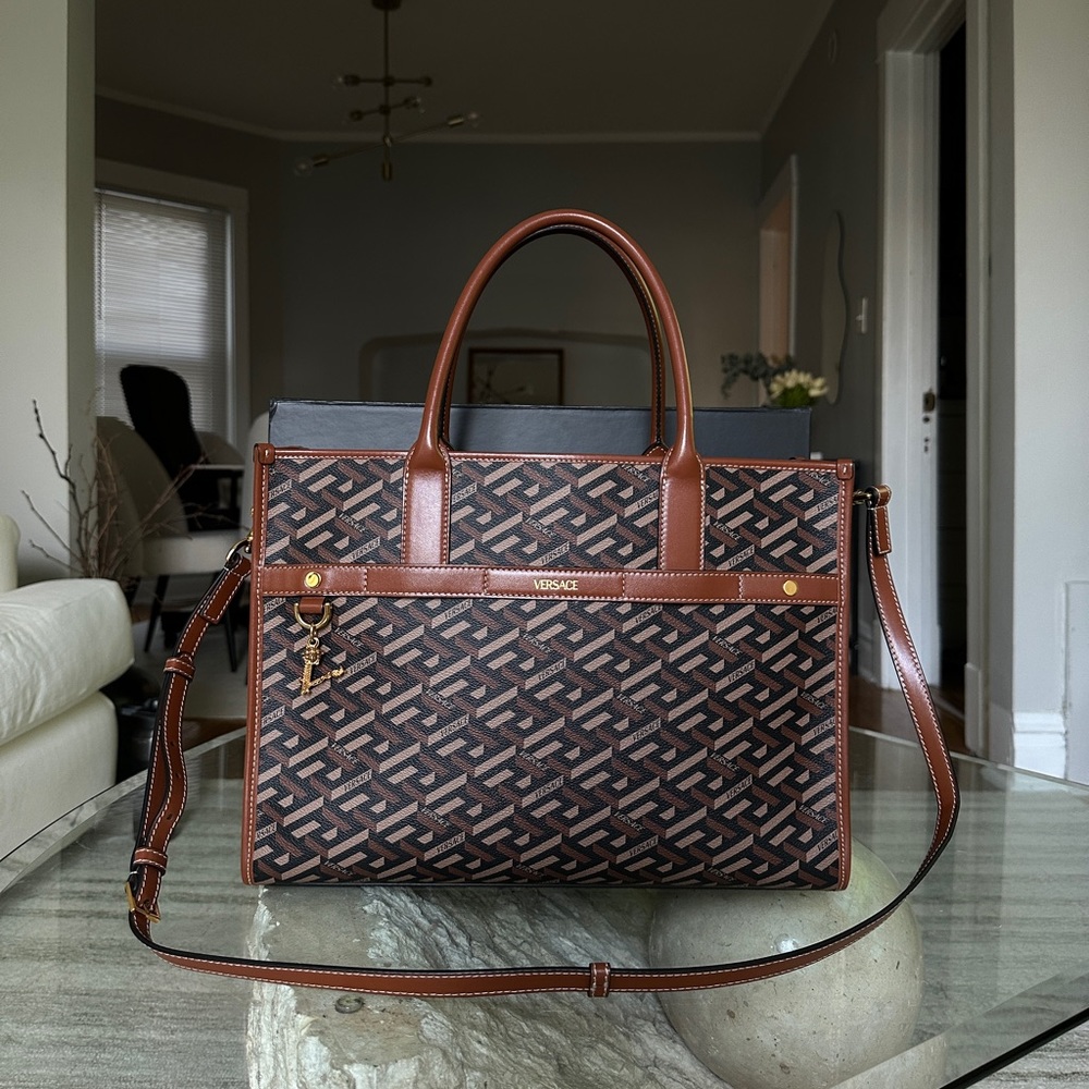 VERSACE
La Greca Signature Tote Bag